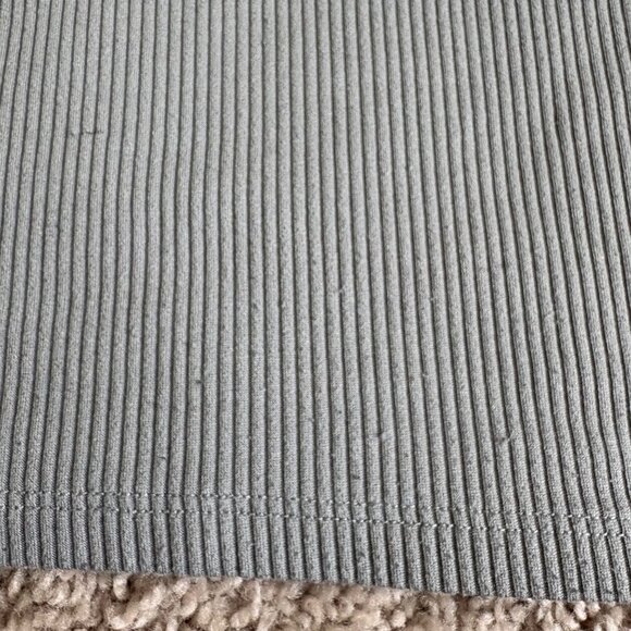 Holister Size Women’s Small Square Neck Ribbed Tank Tops Set of 2 - Picture 6 of 16